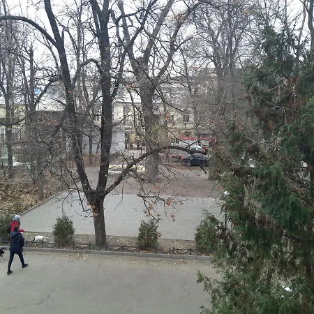 Reno On Deribasovskaya
