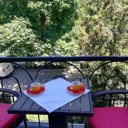 Reno On Deribasovskaya Aparthotel 3*
