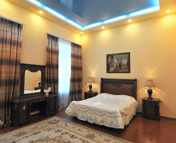 Reno On Deribasovskaya 3*